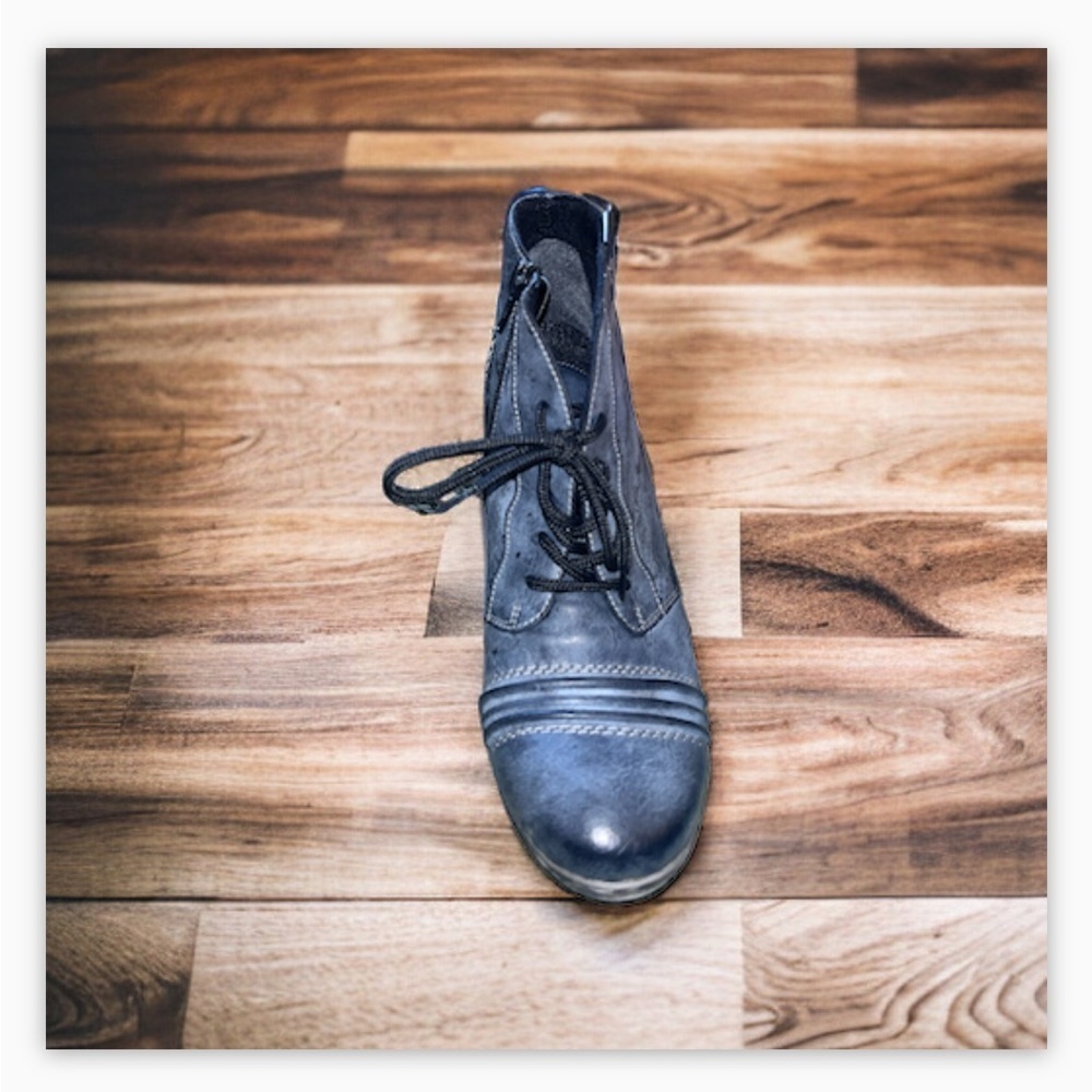 Remonte Cheyenne Distressed Gray Black Leather Lace Up Ankle Boots
Comfort 7.5 - Picture 2 of 15